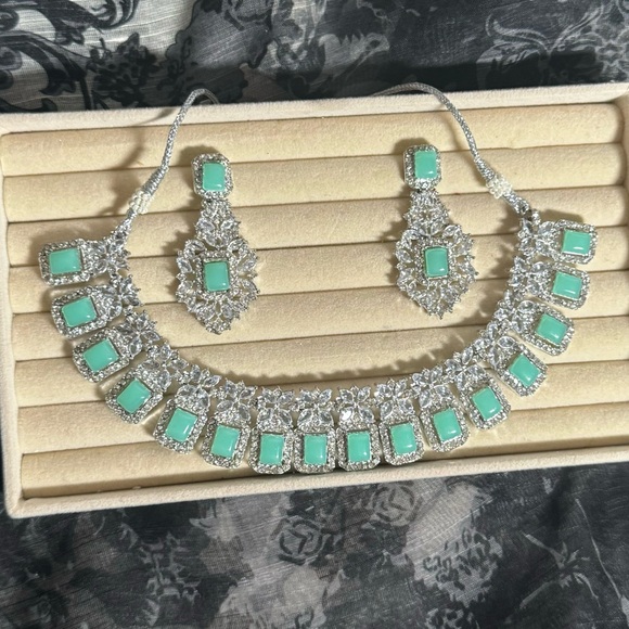 ✨only 2 left, accepting offers✨S925 Luxury cubic zirconia set - Picture 5 of 6